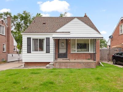 736 Farnham Ave