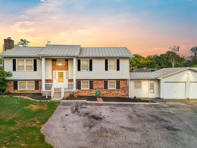 1150 Russell Cave Rd