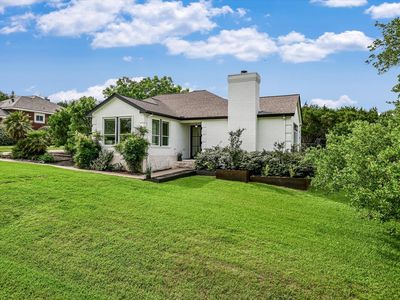 621 Peterson Ln