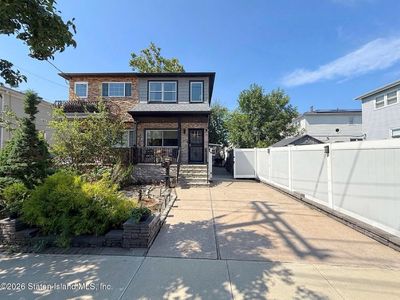 190 Fieldway Ave