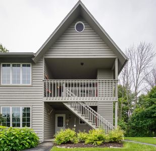 10682 Golf Rd Unit 2-C