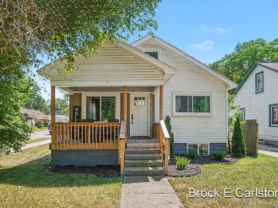 855 Windsor Ave