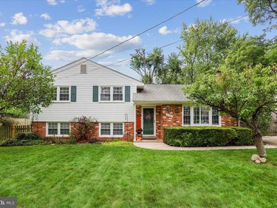 Property at 14705 Algretus Dr, Centreville, VA