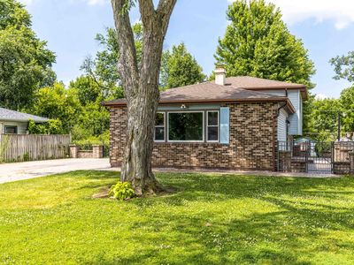 Property at 18226 W Big Oaks Rd, Grayslake, IL