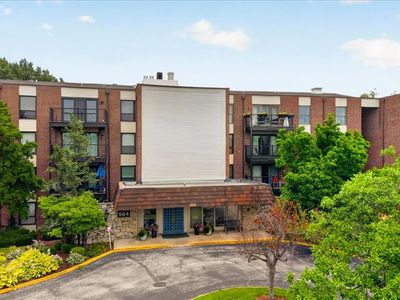 564 Sarah Ln APT 104
