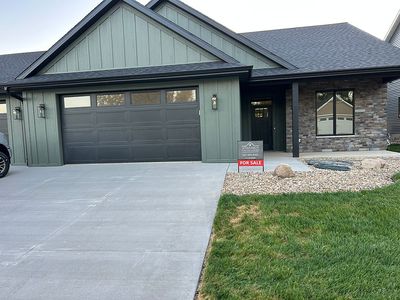 743 Kodiak Dr NW