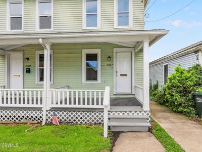 1027 Walnut St
