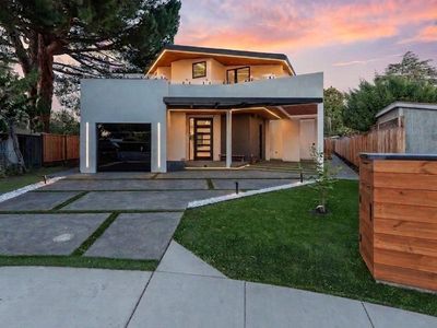 2338 Thompson Ct