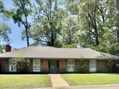35 Oakhurst Dr