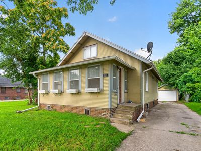 1111 Grand Ave
