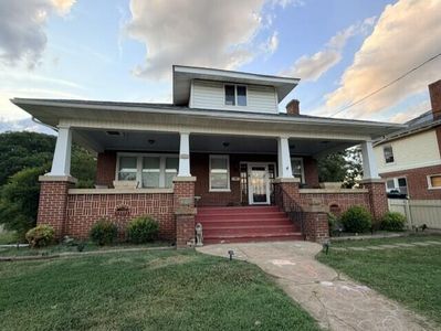 323 N Maple St