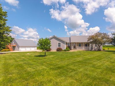 Property at 9850 N 300 East Rd, Gridley, IL