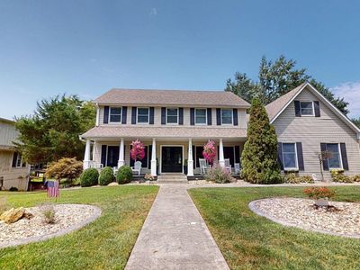 2045 Twin Pines Dr
