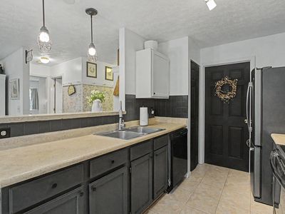 2239 Teal Briar Ln APT 102