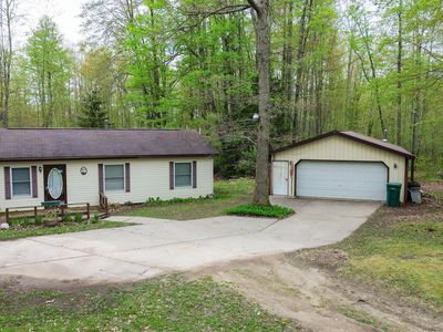 2081 Deer Lake Rd