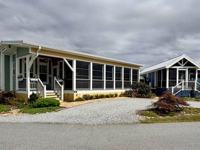 Property at 41 Strolling Easy Ln, Flat Rock, NC