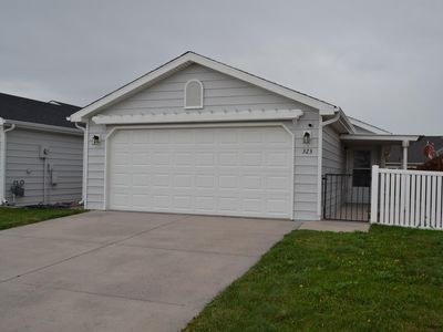 323 Appletree Ln