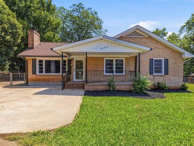 8 Bainbridge Dr