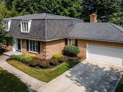 16 Chapel Woods Ct