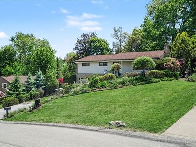Property at 405 Peters Dr, Glenshaw, PA