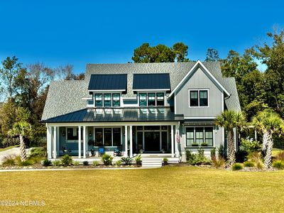 124 W Colonnade Drive