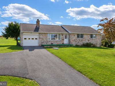 38 Locust Rd