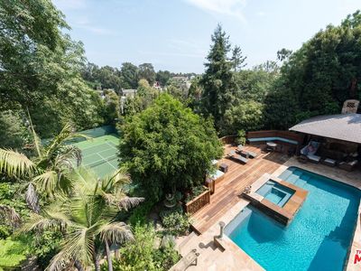 230 N Barrington Ave