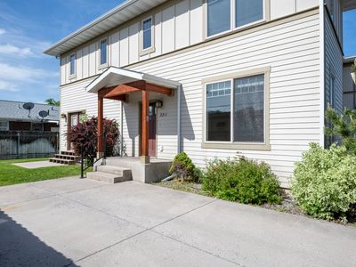 2211 S Russell St #B