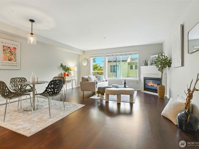 559 McGraw Street #204