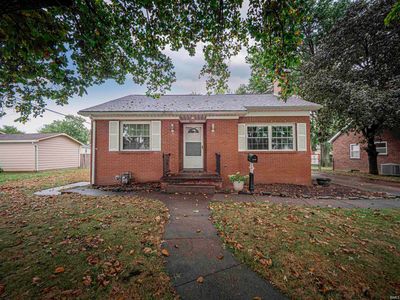 2571 N Evans Ave