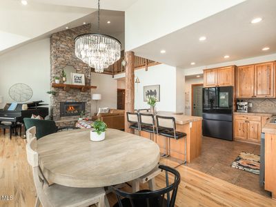 1761 MOUNTAIN SKY Lane