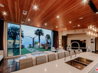2050 Rambla Pacifico St