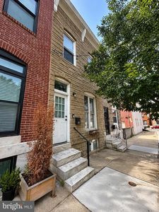 102 S Clinton St