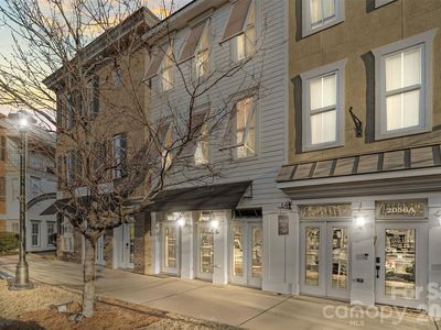 2060 Ayrsley Town Blvd