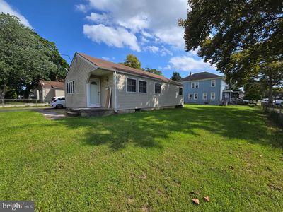 301 W Plum St