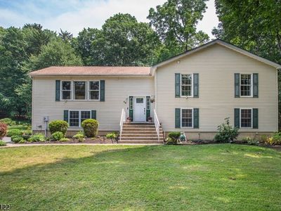 48 Green Ln