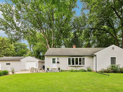213 E Winnequah Rd