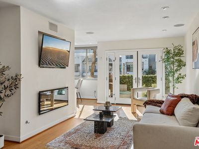1124 N La Cienega Blvd APT 301