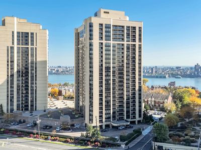 800 Palisade Ave APT 1701