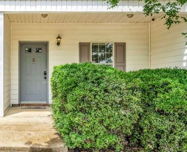 615 Mallory Ln APT 2B