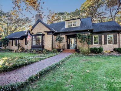322 Valley Stream Rd