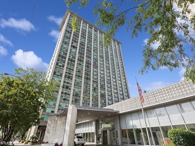 3600 N Lake Shore Dr APT 1108