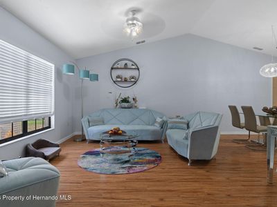 8313 Forest Oaks Blvd
