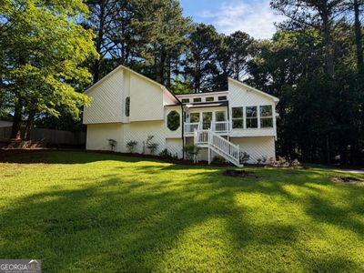 585 Rivercrest Dr