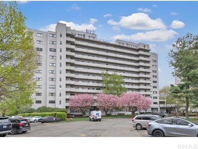 3200 Park Avenue #11E1