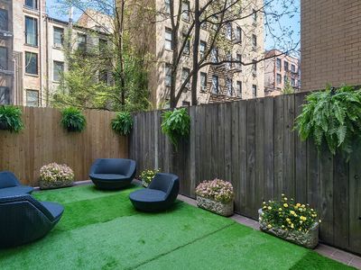 207 E 74th St APT 1J