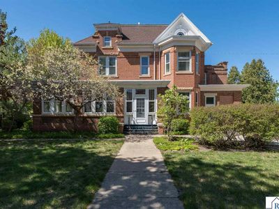 800 Center St