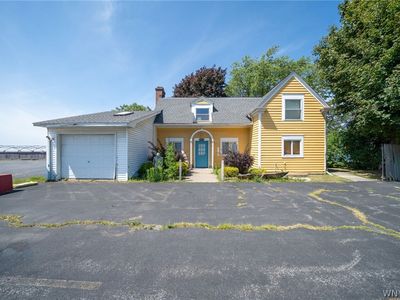 4904 Lake Shore Rd