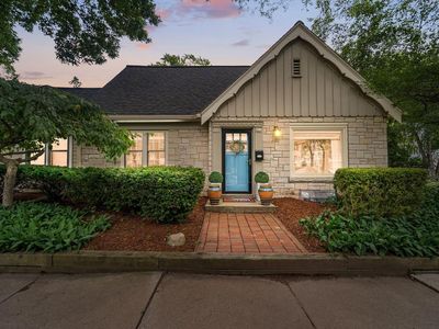 801 East Chateau PLACE