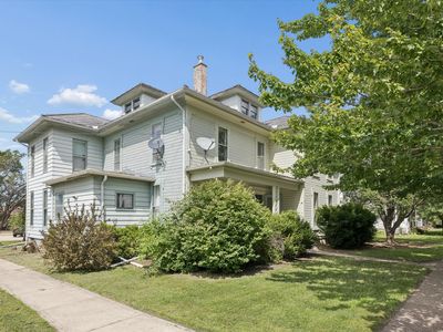 119 W North St